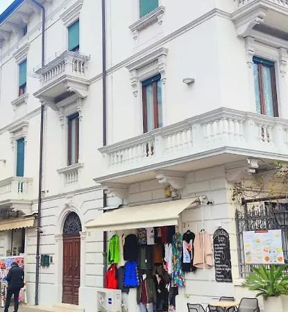 Residenza Porta Brescia Villa Peschiera del Garda Buitenkant foto